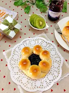 Flower jam bread