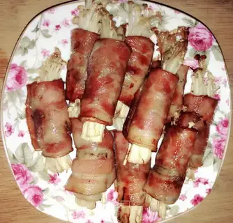 Bacon pins and mushrooms