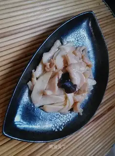 White chicken slices