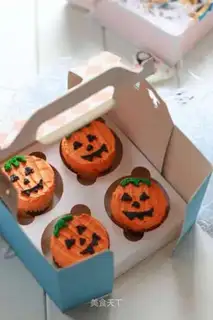 Halloween cream cupcakes