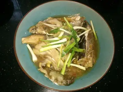 Plum steamed fish heads