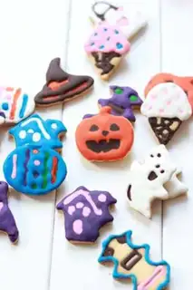 Halloween painting cookies