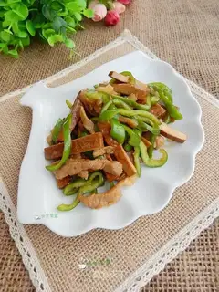 Pyramid fried meat