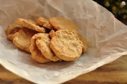 Peanut pretzels