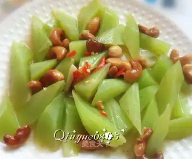 Clearing the cashew nuts