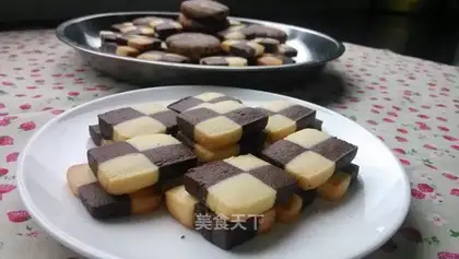 Double-coloured Chessies