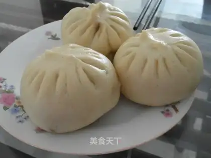 Spicy pork buns