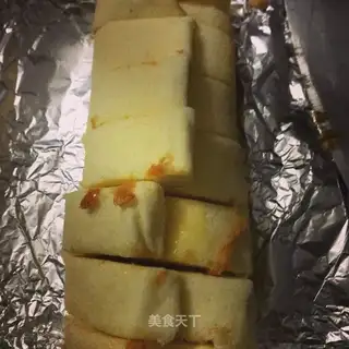 A salad pine roll