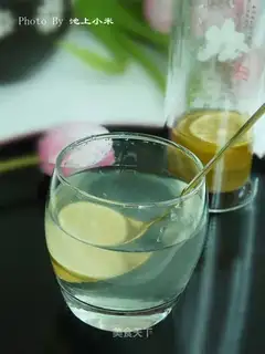 Honeyed lemonade