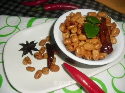 Spicy fried peanut rice