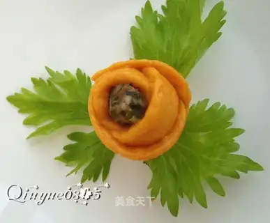 Pumpkin rose buns