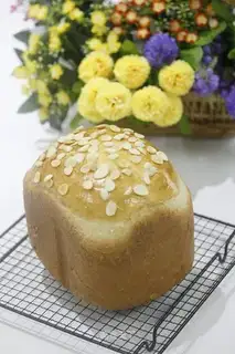 Almond toast