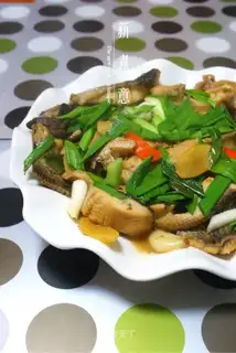 Garlic red burns black fish