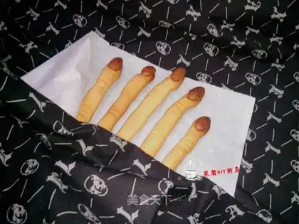 Witch finger crackers