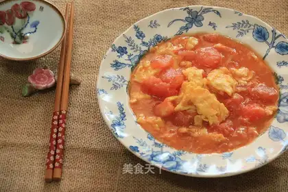 Tomato fried eggs