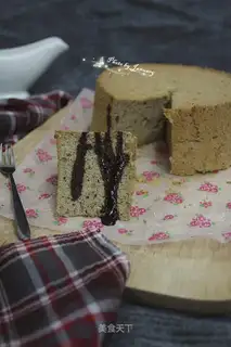 Red tea, twilight cake