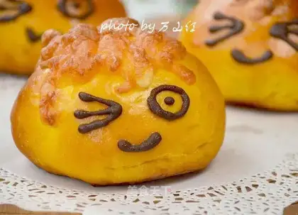 Pumpkin boy cheese bread