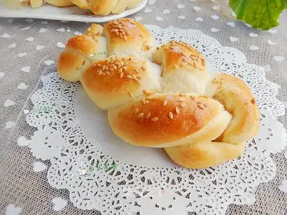 Leafseed loaf bread
