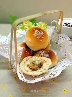 Bourbon pine buns