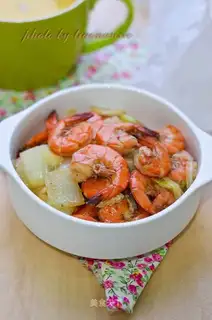 Shrimp with cabbage