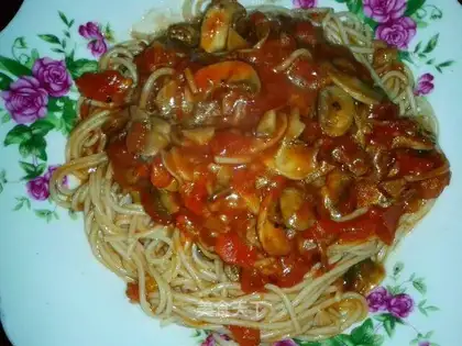 Red mushroom pasta
