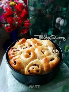 Sweet red bean rolls