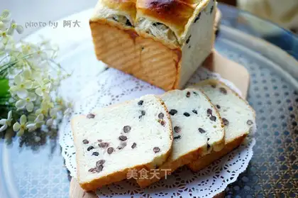 Light cream bean toast