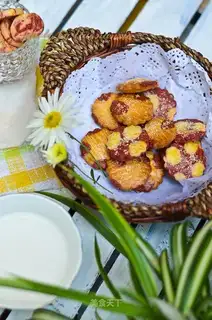 A fragrance cheese double cookies