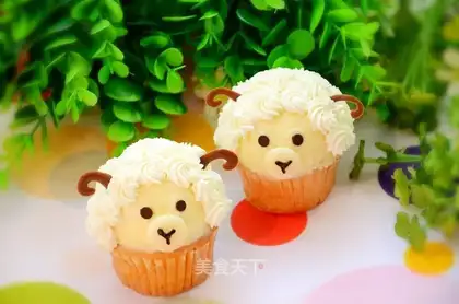 Little lamb cupcakes