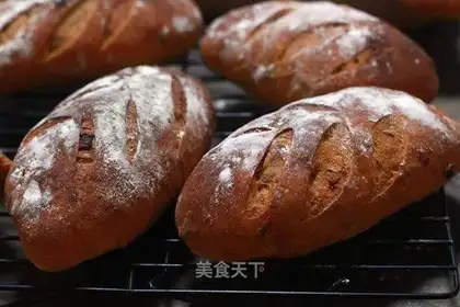 Sunshine tomato bread