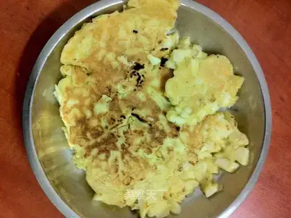 Salted apple pancakes