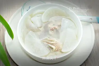 Cowbone radish soup