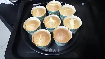 Light cream cake