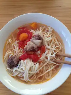 Tomato noodles