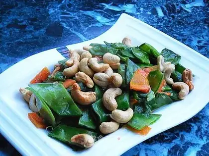 Cashew lentils