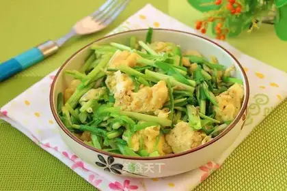 Garlic fried eggs