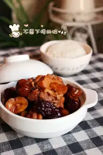 Red-tree chestnut chicken