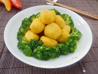 Curry fishballs
