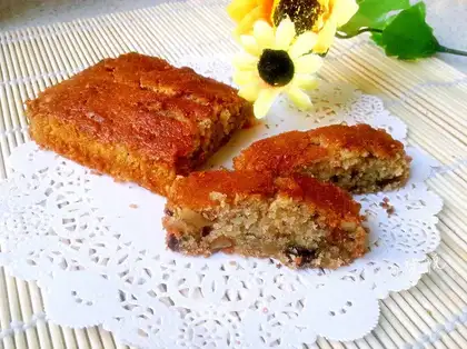Double-fruit nut pound cake