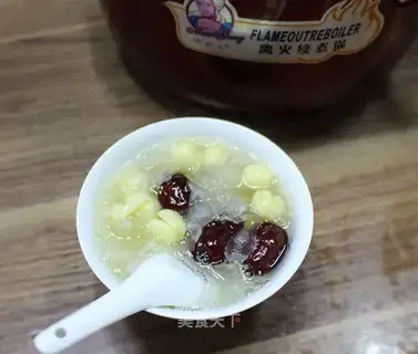 Silver Ear Lotus soup
