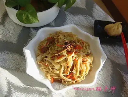 ♪ I've got noodles ♪