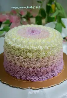 Gradual cream bouquet cake