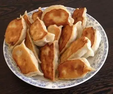 Cheese and beef onion pans