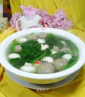 Spinach mushroom beefball soup