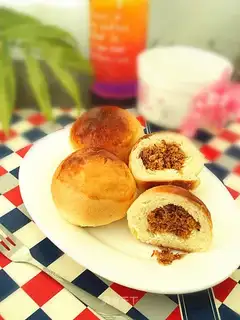 Meat pine buns