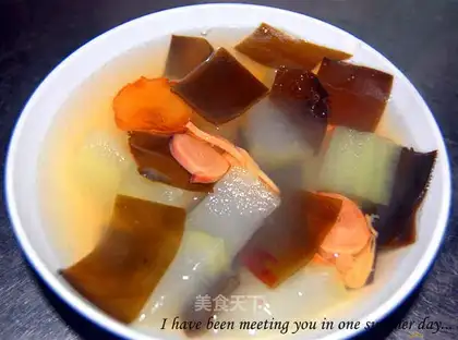 Seaweed snail soup