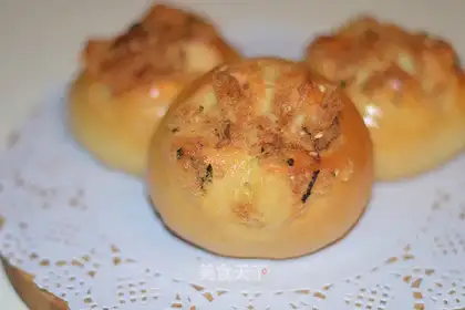 Meat pine buns