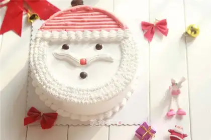Santa's cream cake