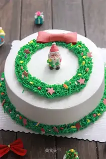 Christmas garter cake