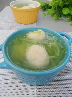 Blue radish fishball soup
